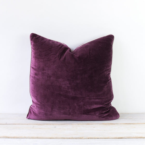 Unari Berry Velvet Cushion